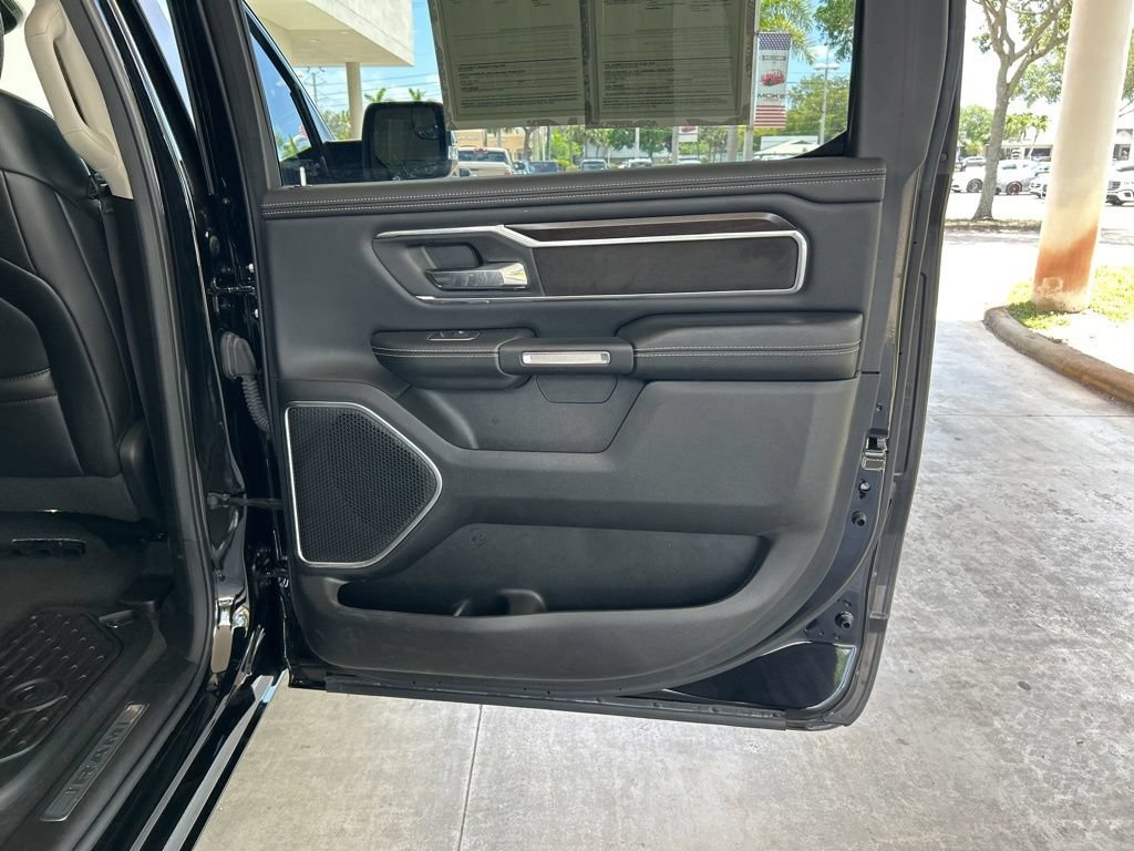 Used 2022 RAM 1500 Laramie AWD/4WD image 36