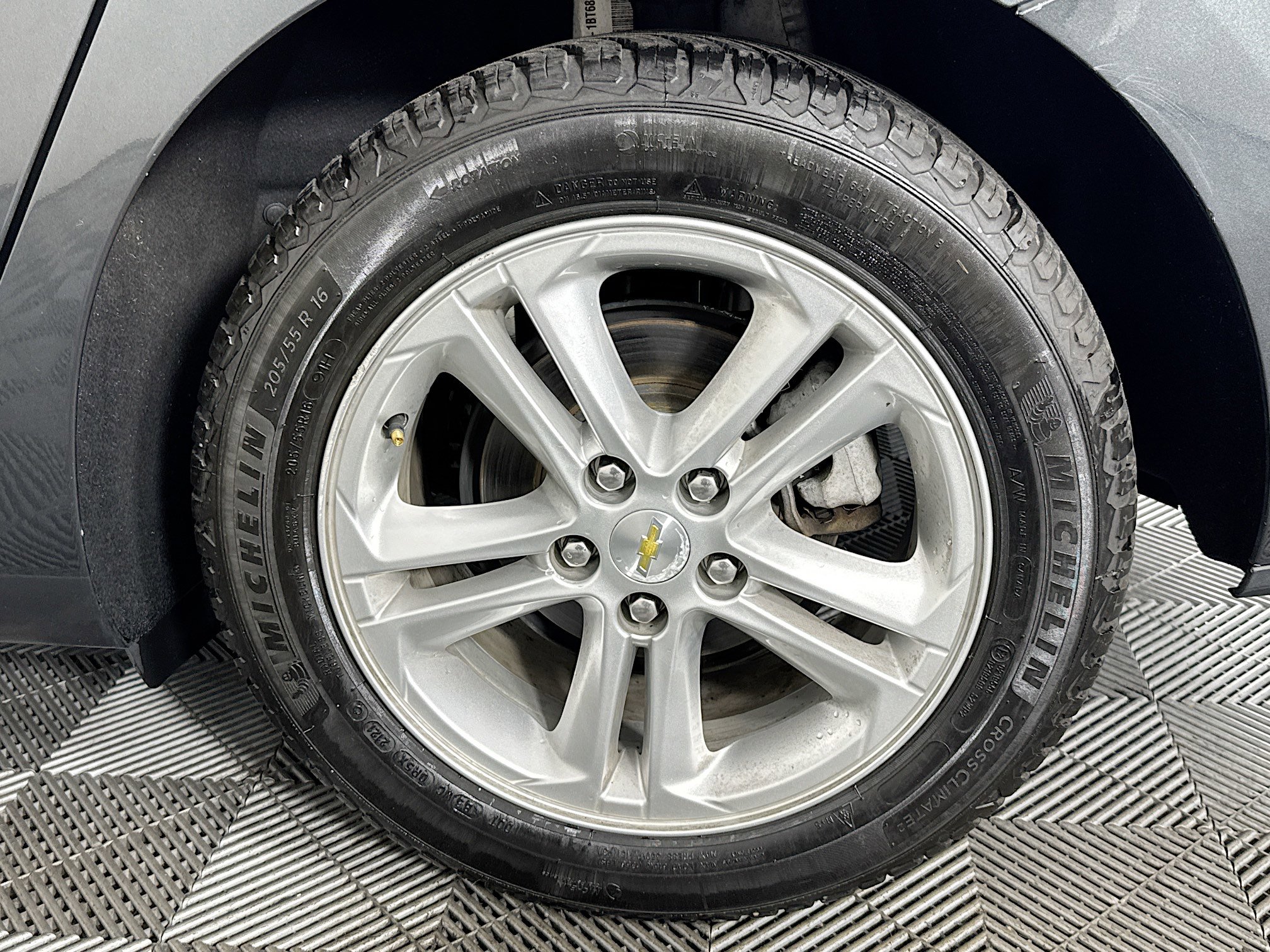 Used 2017 Chevrolet Cruze LT w/ Convenience Package image 36