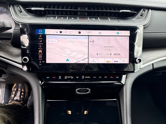 New 2026 Jeep Grand Cherokee L Limited w/ Limited Altitude Package AWD/4WD image 23