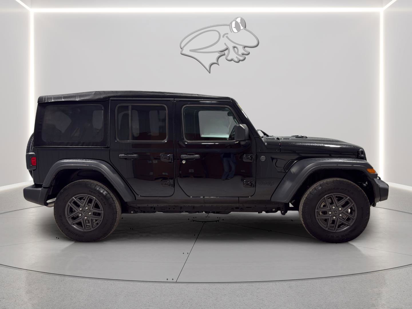 Used 2024 Jeep Wrangler Sport S image 6
