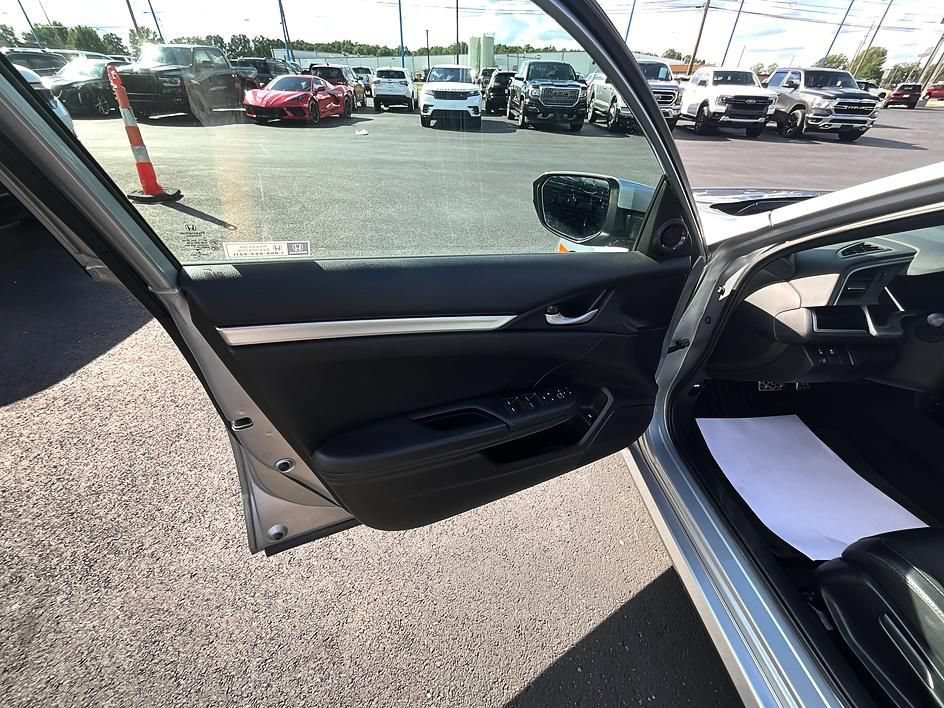 Used 2020 Honda Civic Sport image 12