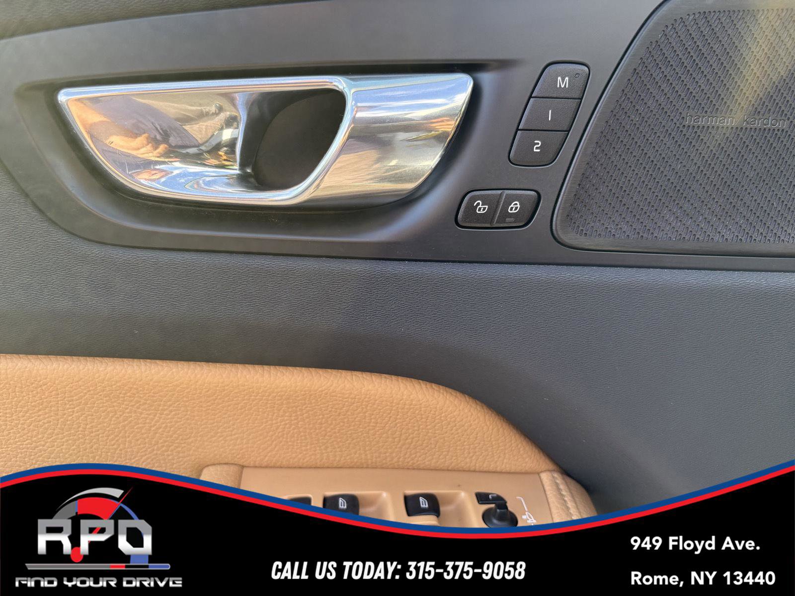 Used 2019 Volvo XC60 T6 Momentum AWD/4WD image 20