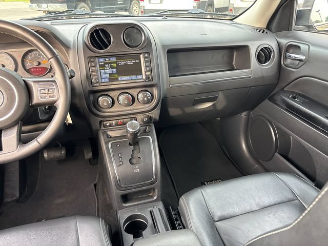 Used 2016 Jeep Patriot High Altitude FWD image 12
