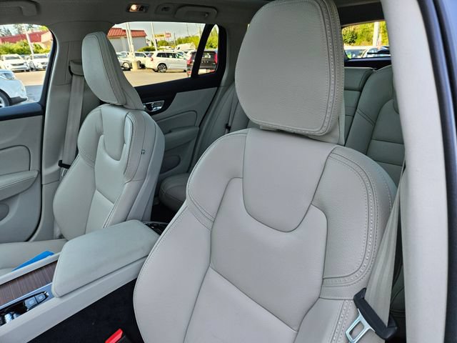 Used 2020 Volvo V60 T5 Cross Country w/ Protection Package AWD/4WD image 18