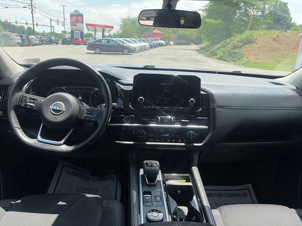 Used 2024 Nissan Pathfinder SV AWD/4WD image 13