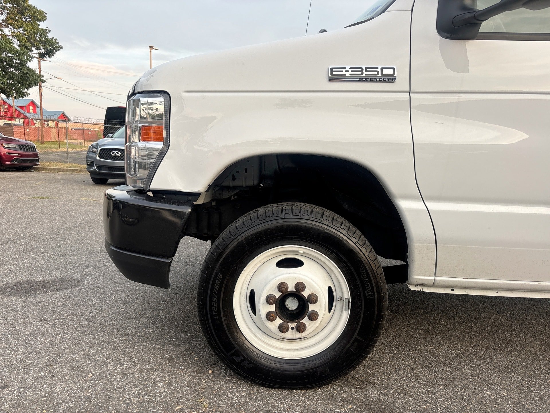Used 2019 Ford E-350 and Econoline 350 Super Duty RWD image 18