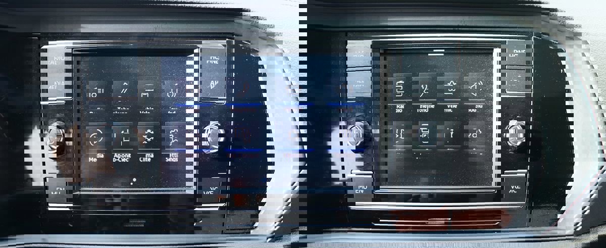 Used 2023 Volkswagen Jetta SE image 47