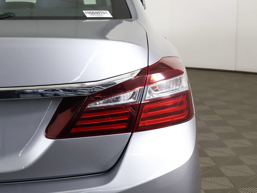 Used 2017 Honda Accord EX image 13