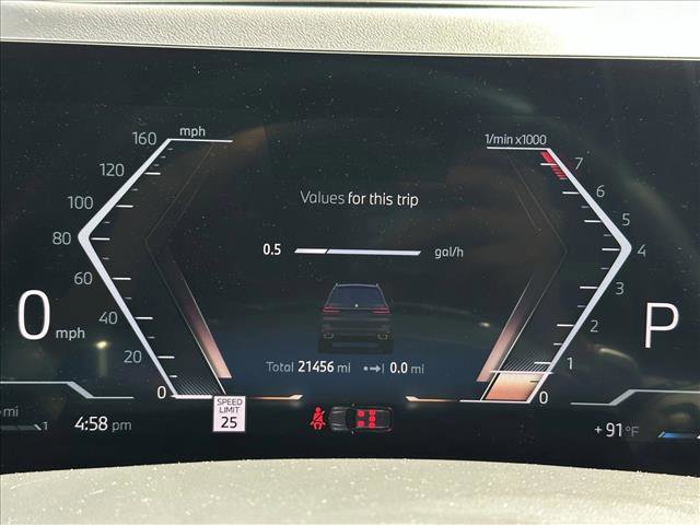 Used 2025 BMW X7 xDrive40i w/ Premium Package AWD/4WD image 11