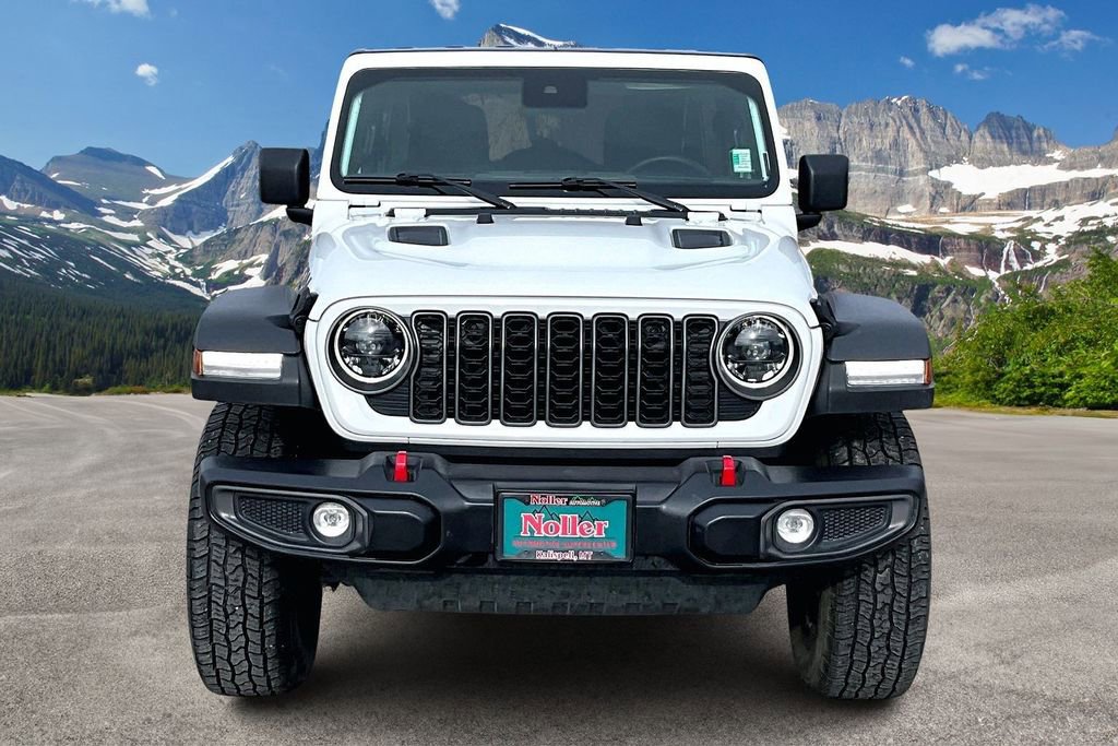 Used 2025 Jeep Wrangler Unlimited Rubicon AWD/4WD image 3