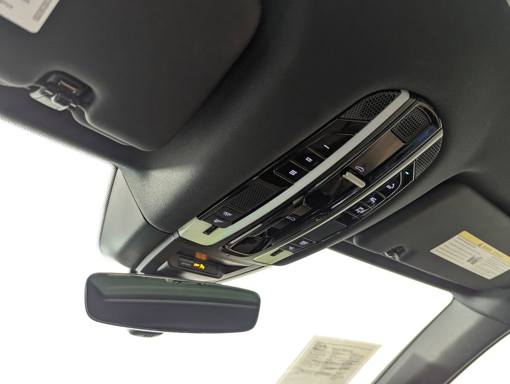 Used 2022 Porsche Cayenne AWD/4WD image 48