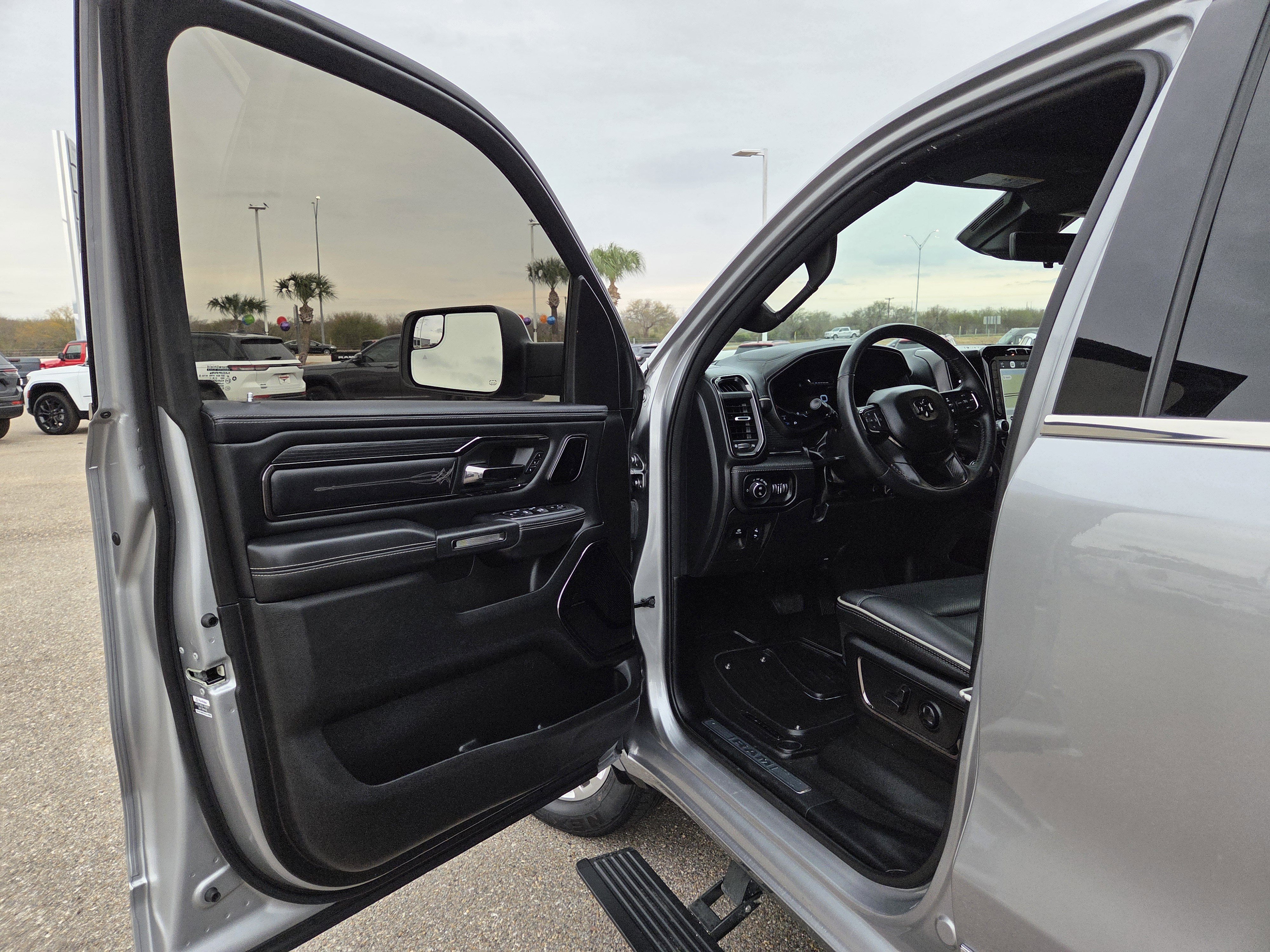 Used 2024 RAM 1500 Limited image 13