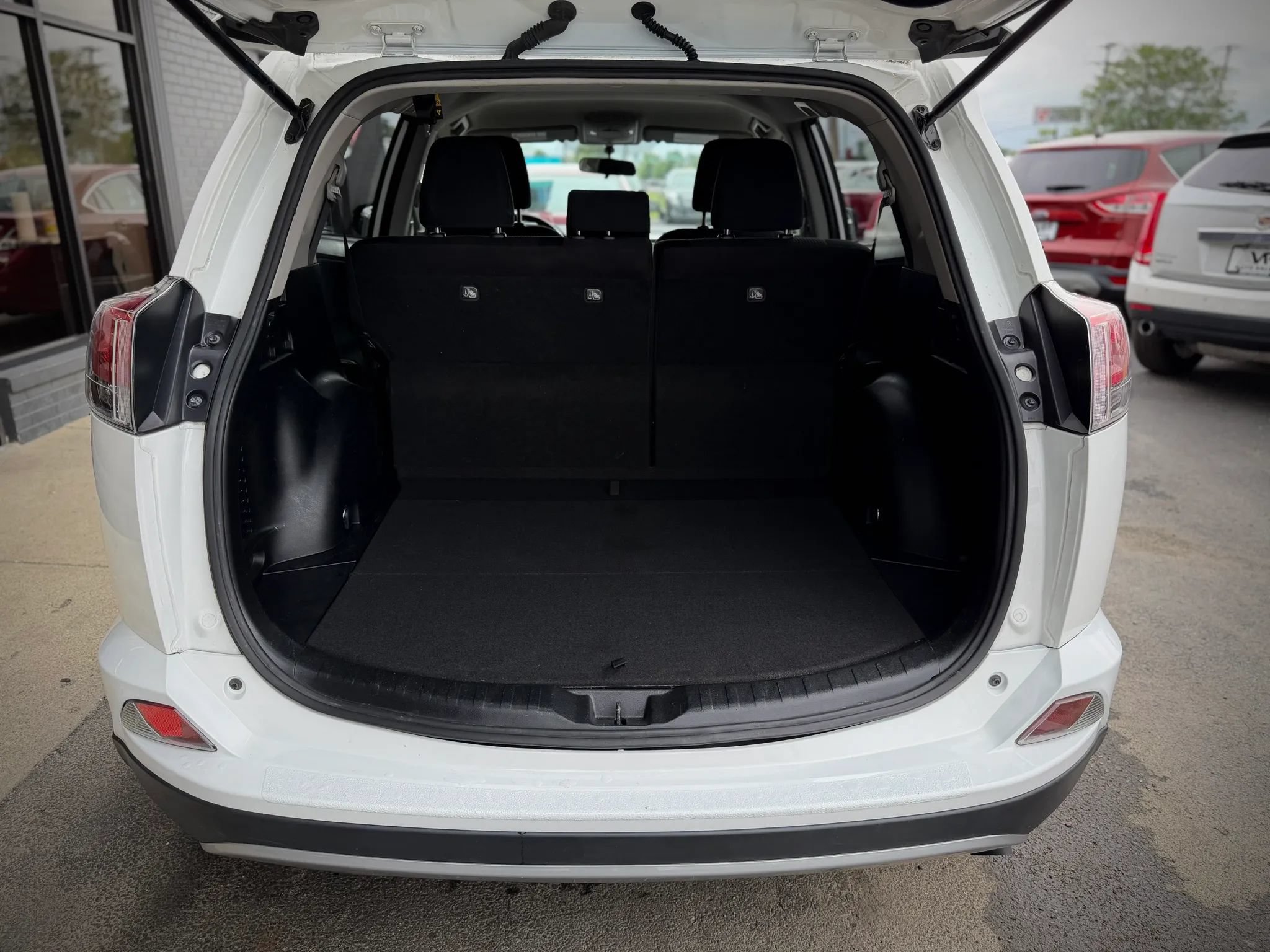 Used 2016 Toyota RAV4 LE FWD image 17