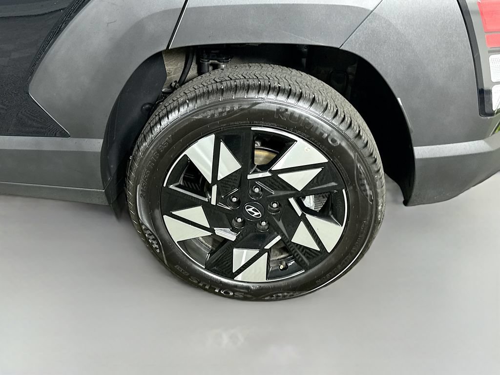 Certified 2025 Hyundai Kona SEL AWD/4WD image 33