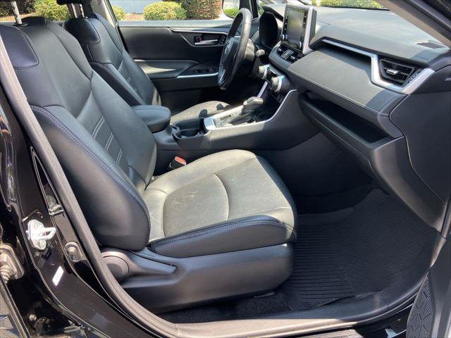 Certified 2021 Toyota RAV4 XLE Premium AWD/4WD image 33