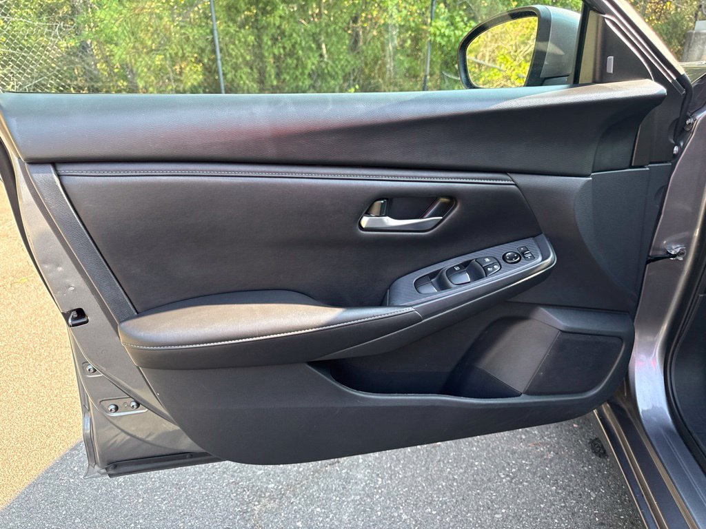 Certified 2024 Nissan Sentra SV FWD image 16