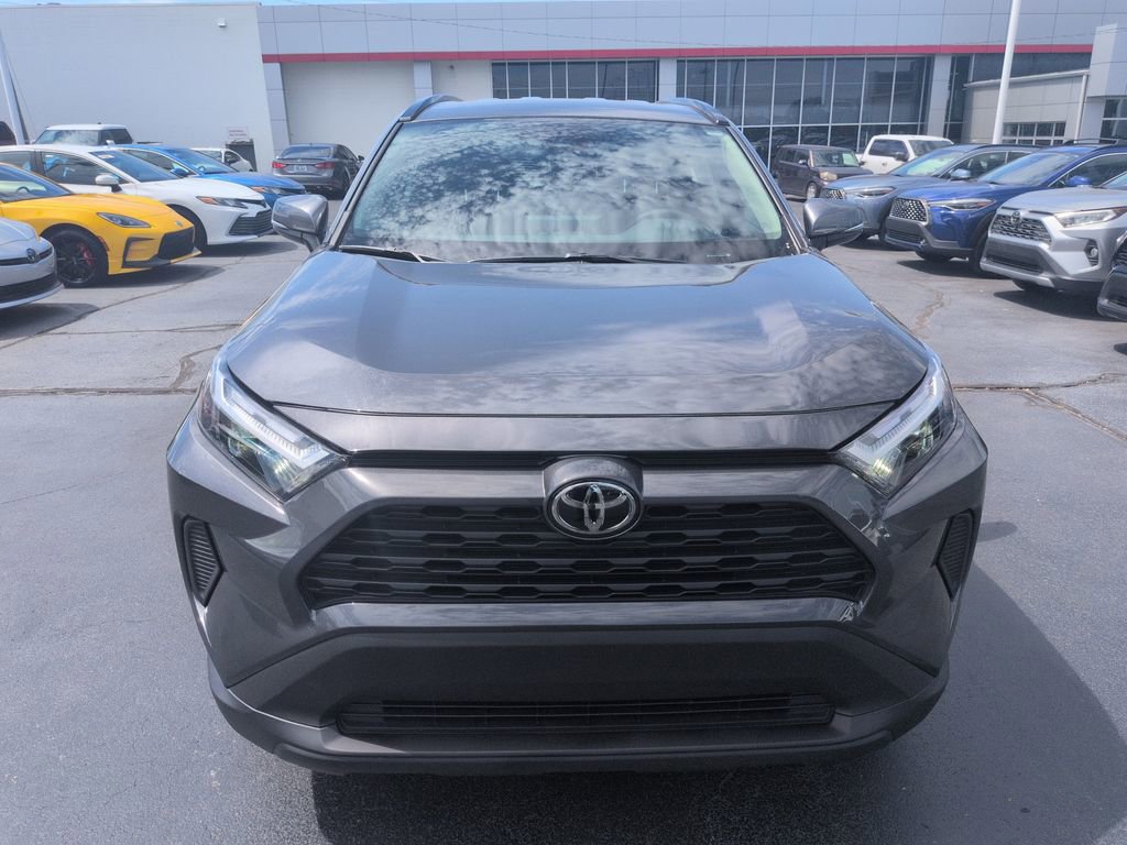 Used 2025 Toyota RAV4 XLE AWD/4WD image 8