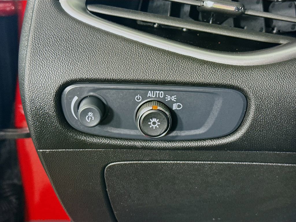 Used 2025 Chevrolet Malibu RS image 17