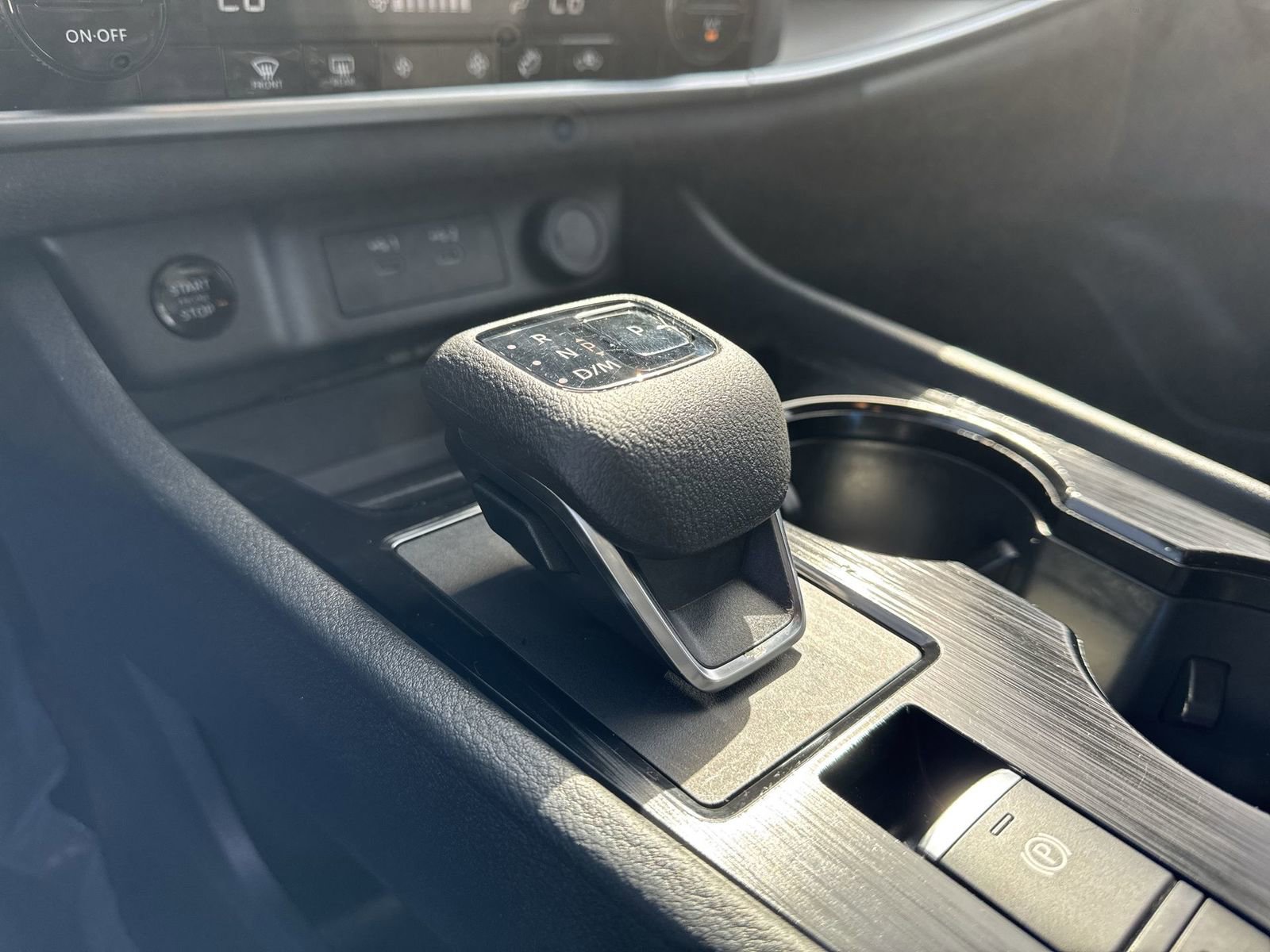 Used 2024 Nissan Rogue SV image 23