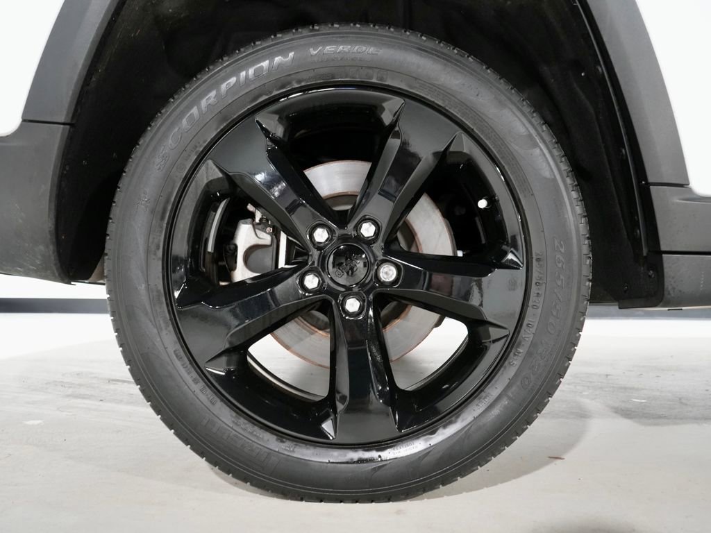 Used 2023 Jeep Grand Cherokee L Limited w/ Black Appearance Package image 36