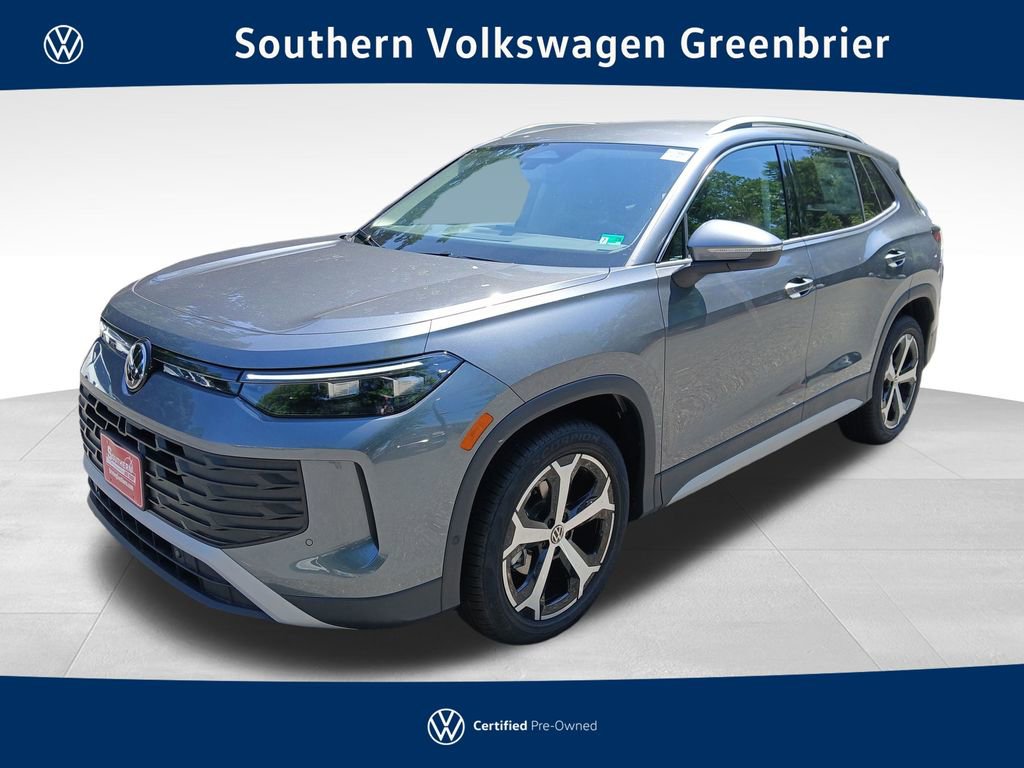 Used 2025 Volkswagen Tiguan SE