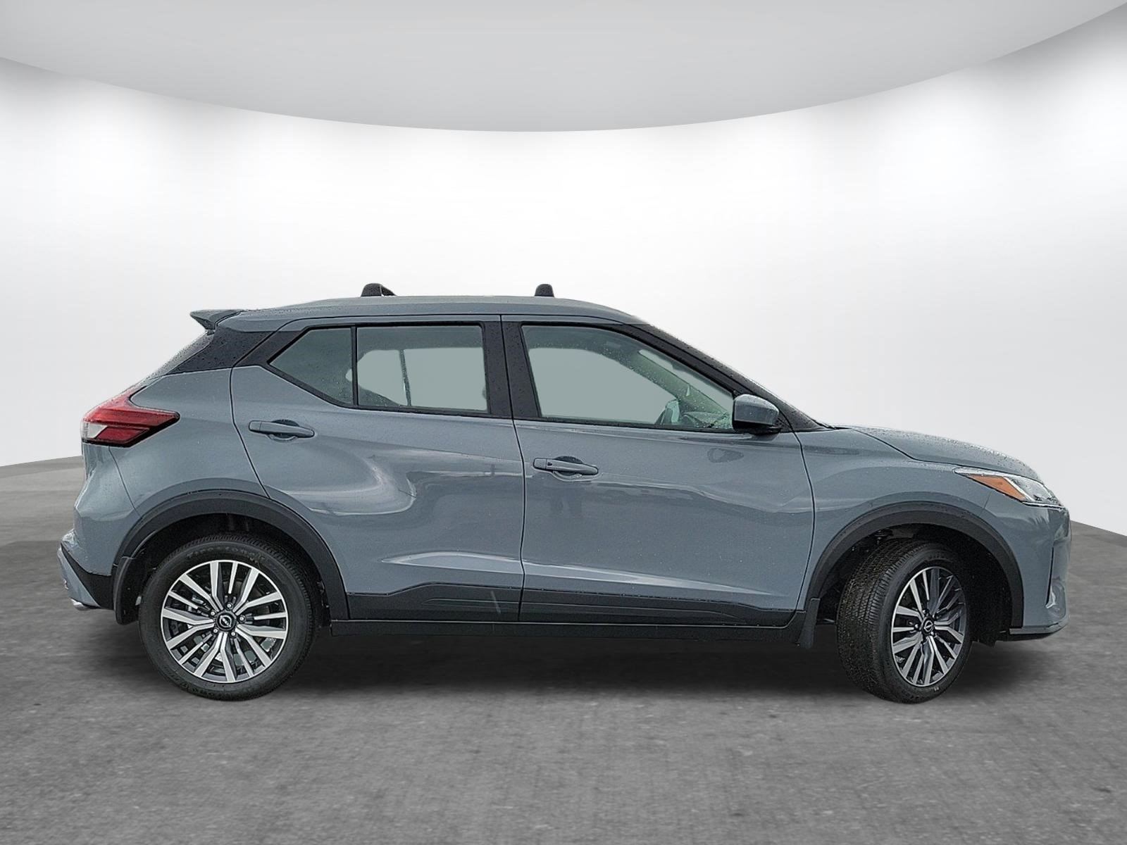 Used 2024 Nissan Kicks SV w/ Interior Electronics Package image 4