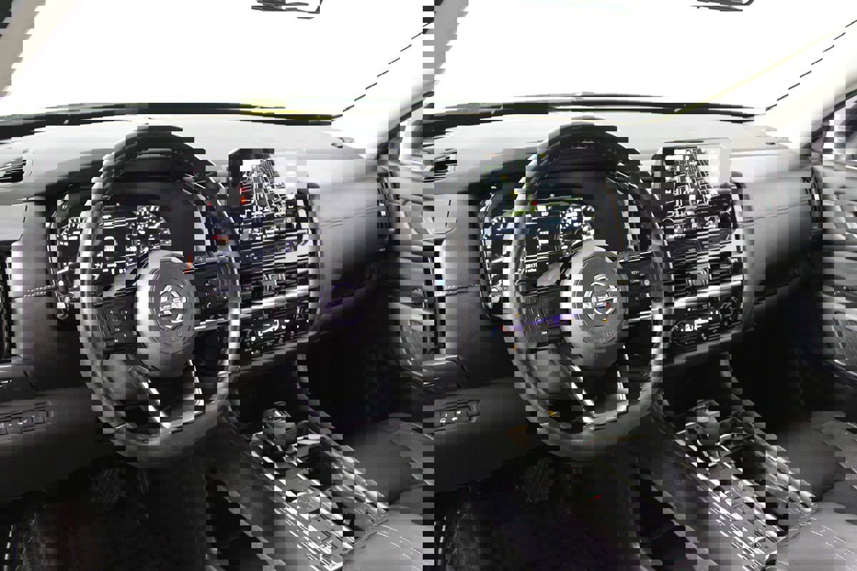 Used 2023 Nissan Pathfinder SL image 35