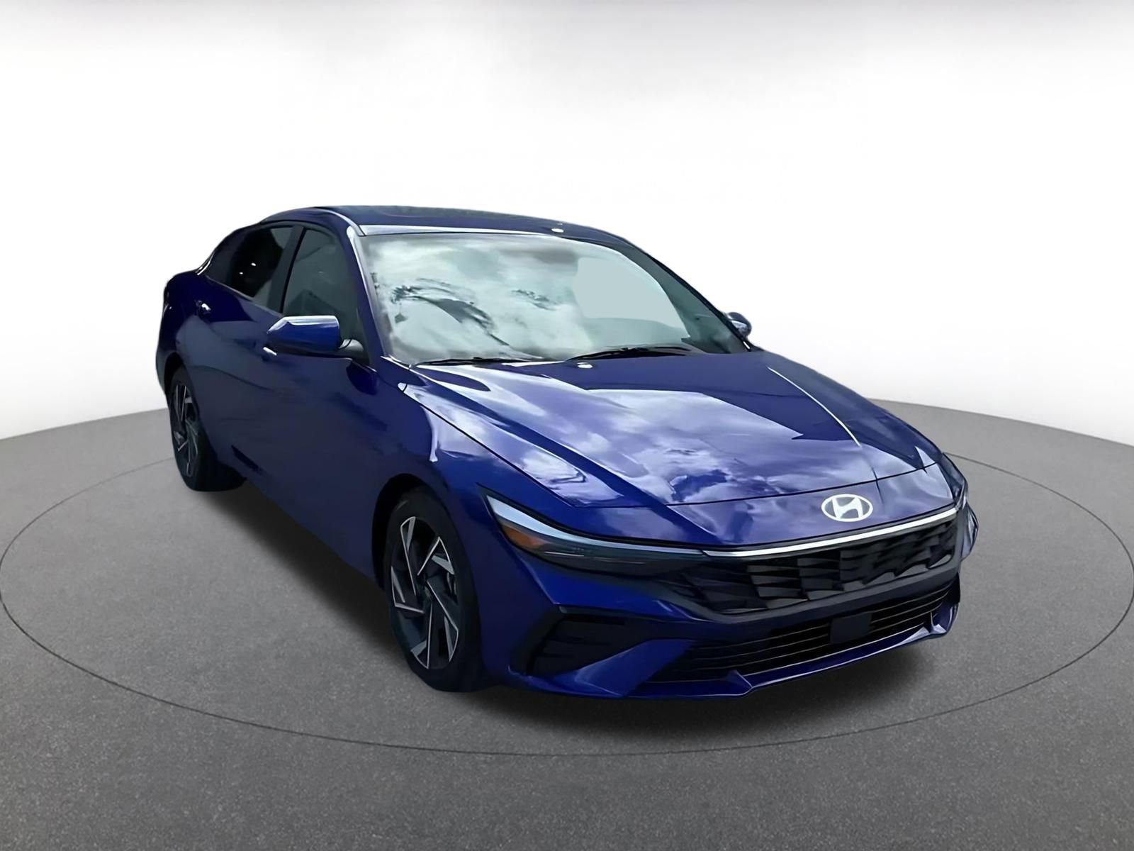 Used 2025 Hyundai Elantra SEL image 3