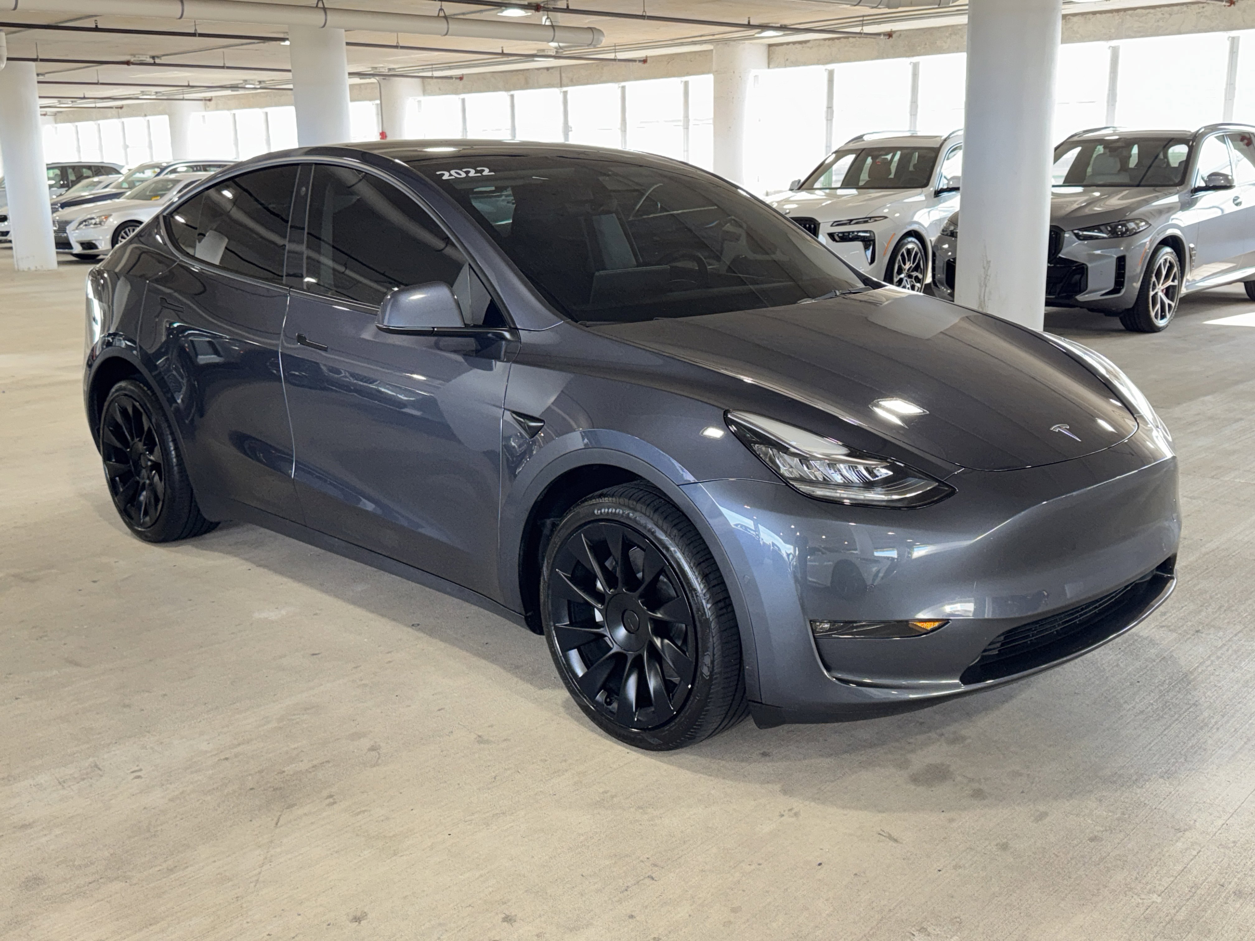 Used 2022 Tesla Model Y Long Range image 2