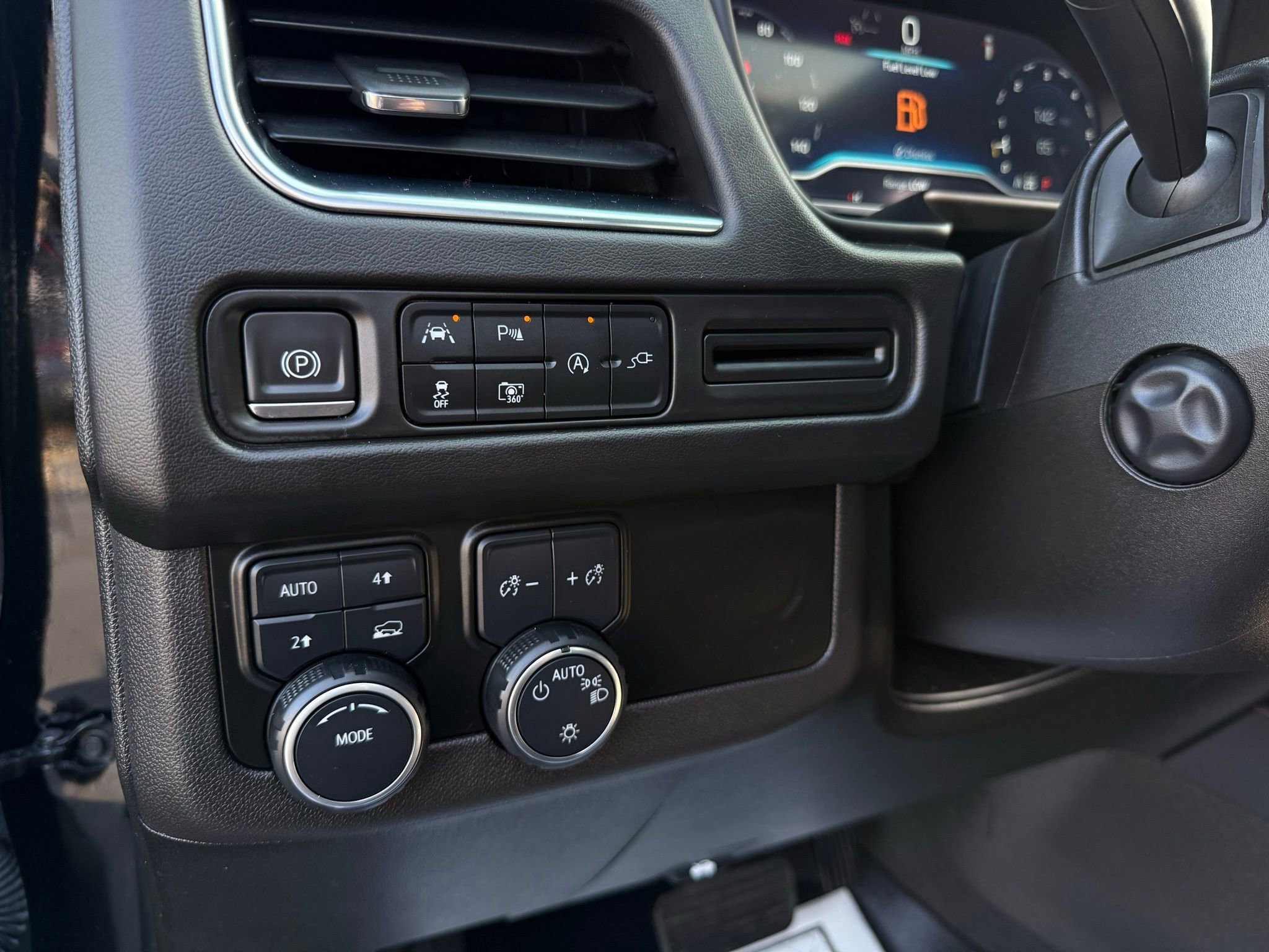 Used 2022 Chevrolet Tahoe RST w/ Luxury Package image 43