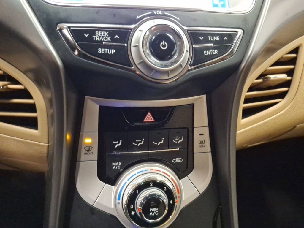 Used 2011 Hyundai Elantra GLS w/ Navigation Pkg 4 image 24