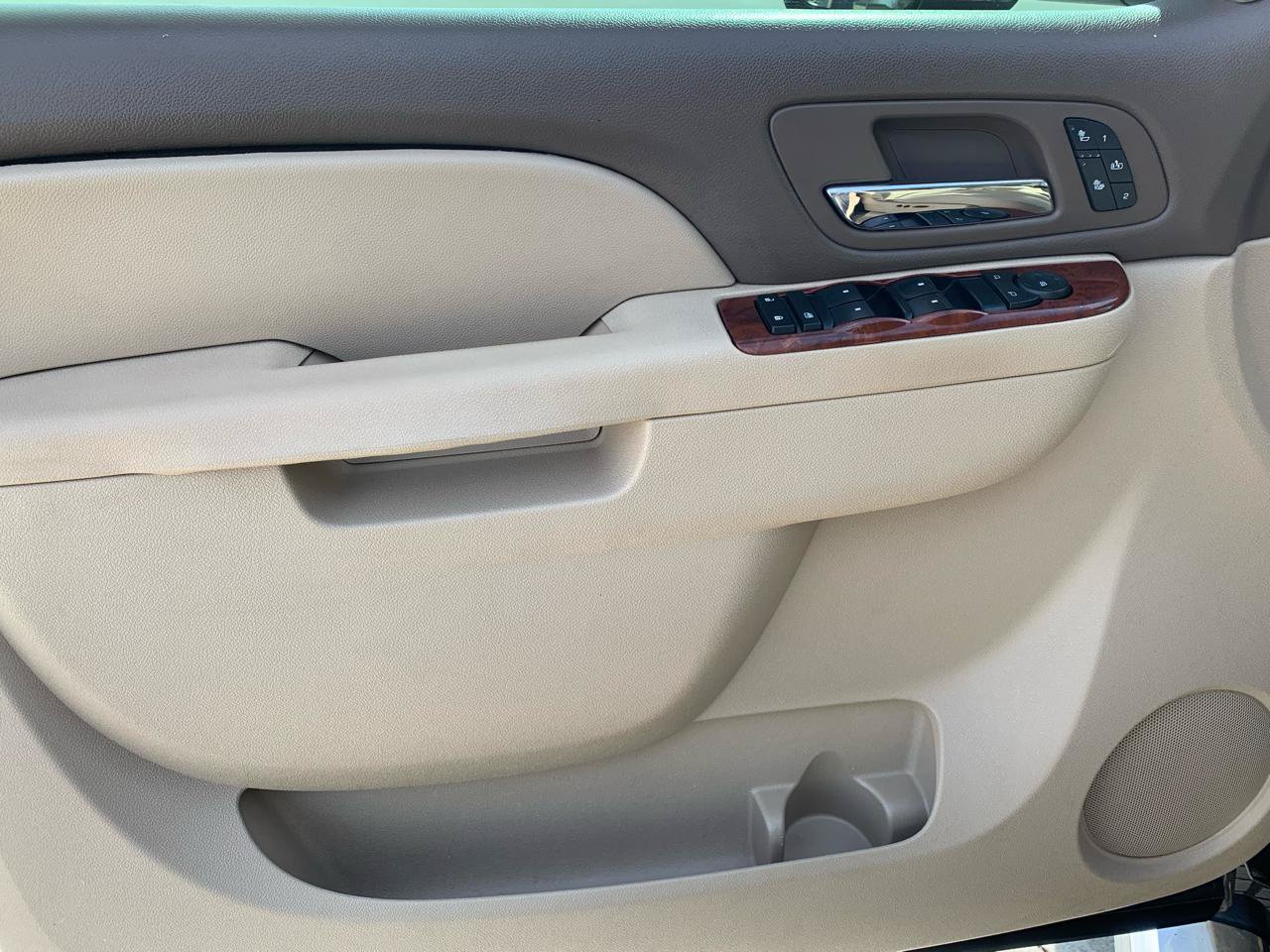 Used 2013 Chevrolet Silverado 3500 LTZ RWD image 24