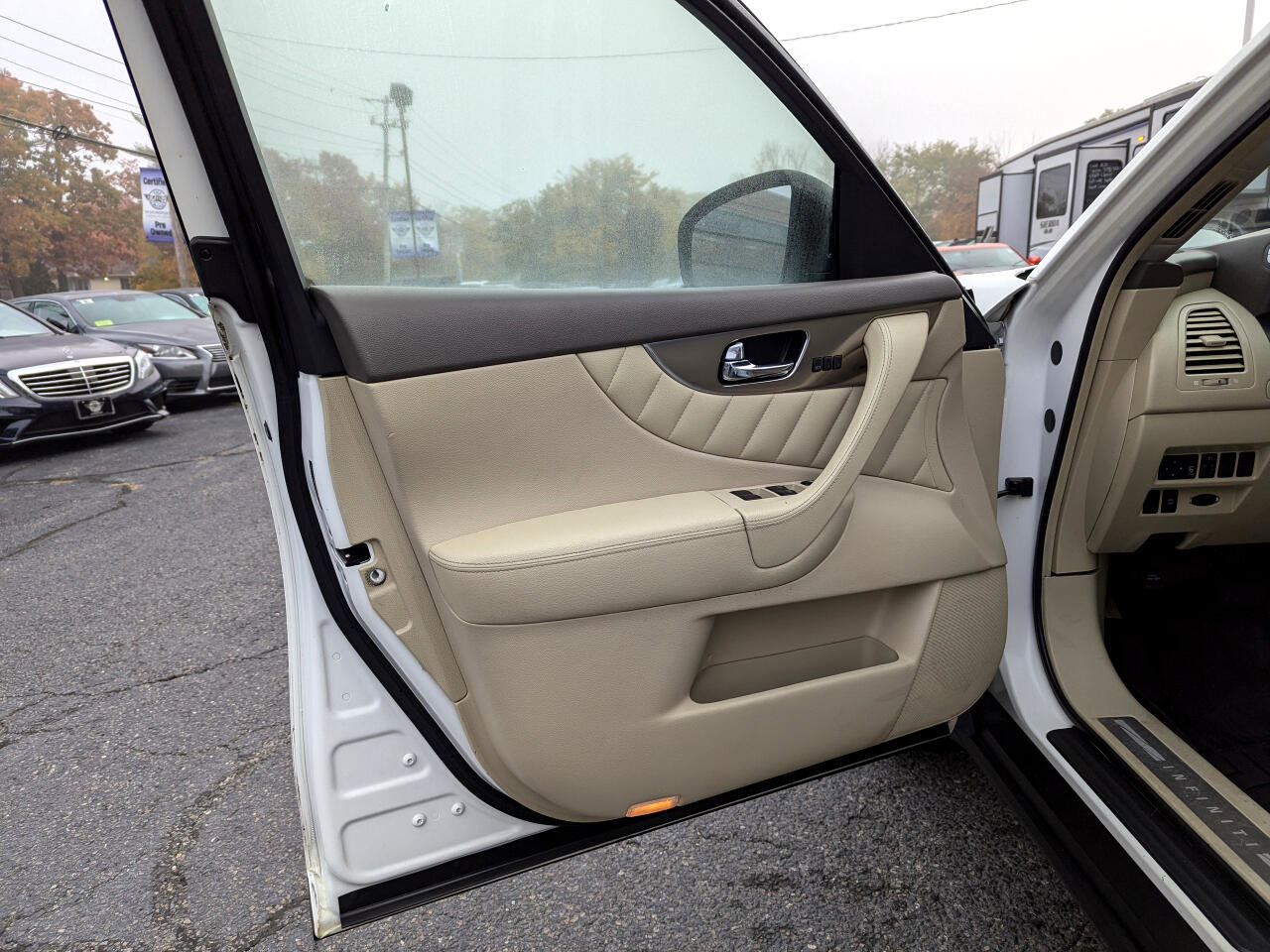 Used 2010 INFINITI FX35 AWD w/ Navigation Pkg image 11