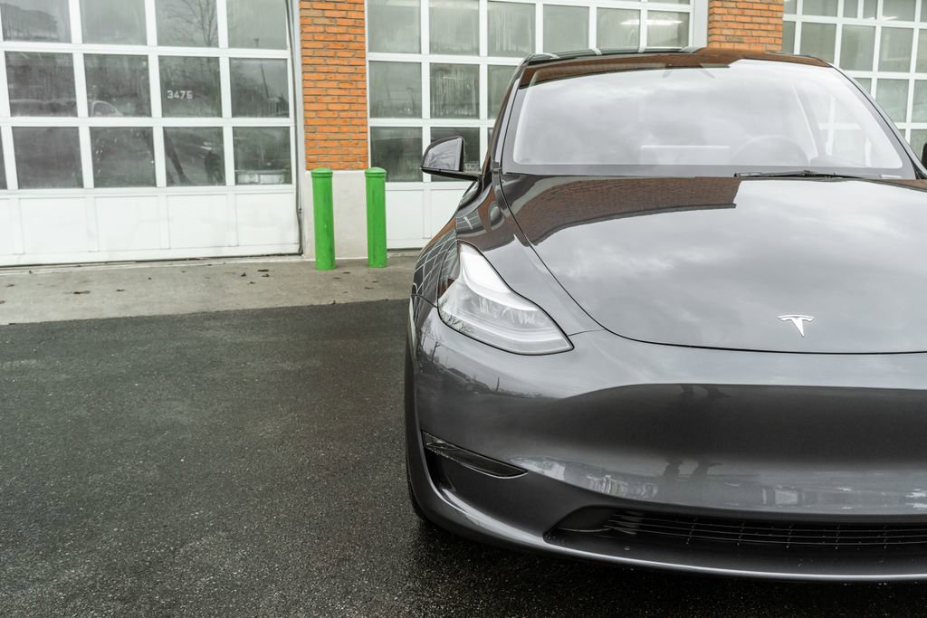 Used 2023 Tesla Model Y Long Range image 33