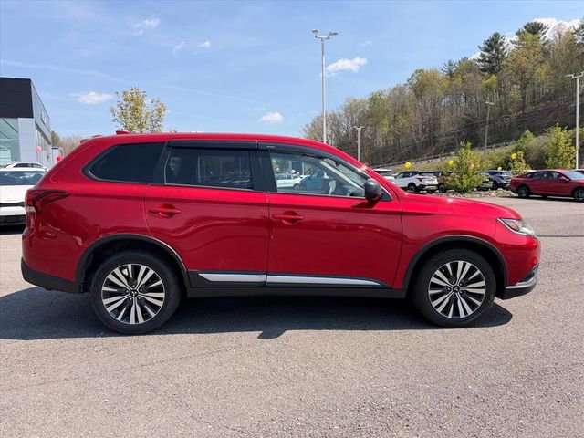 Used 2020 Mitsubishi Outlander AWD image 17