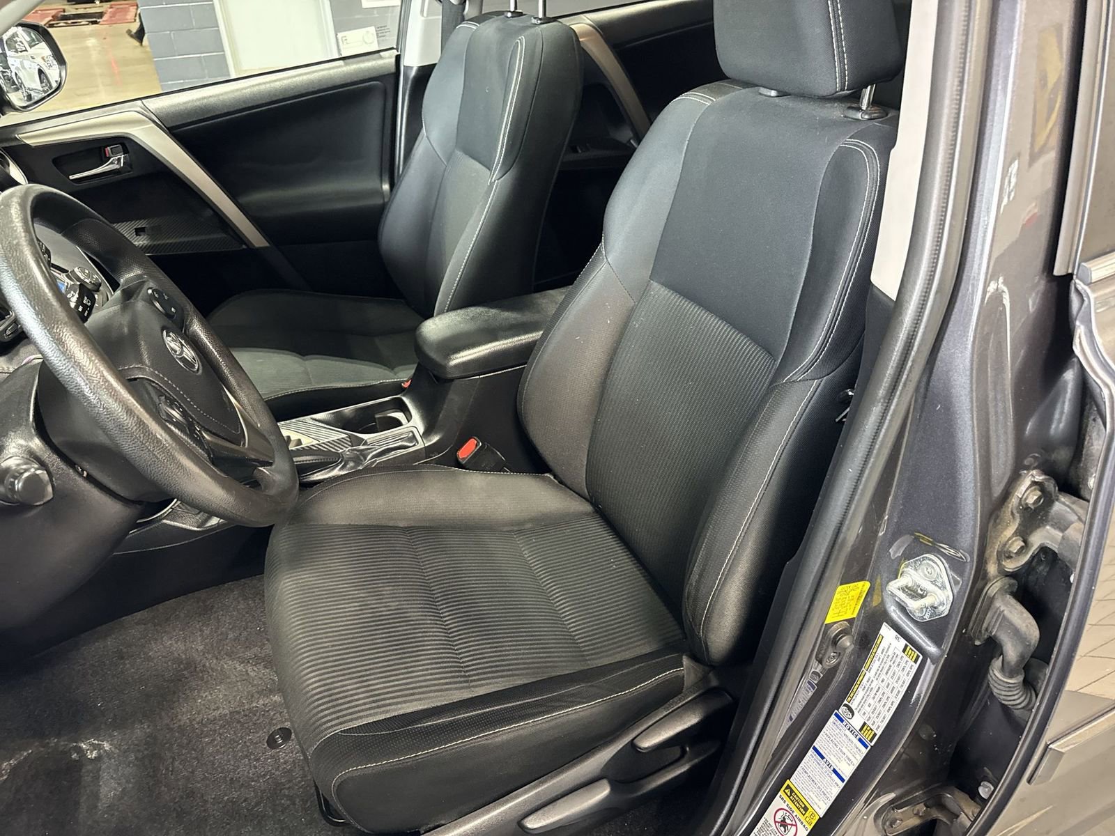 Used 2014 Toyota RAV4 XLE AWD/4WD image 24