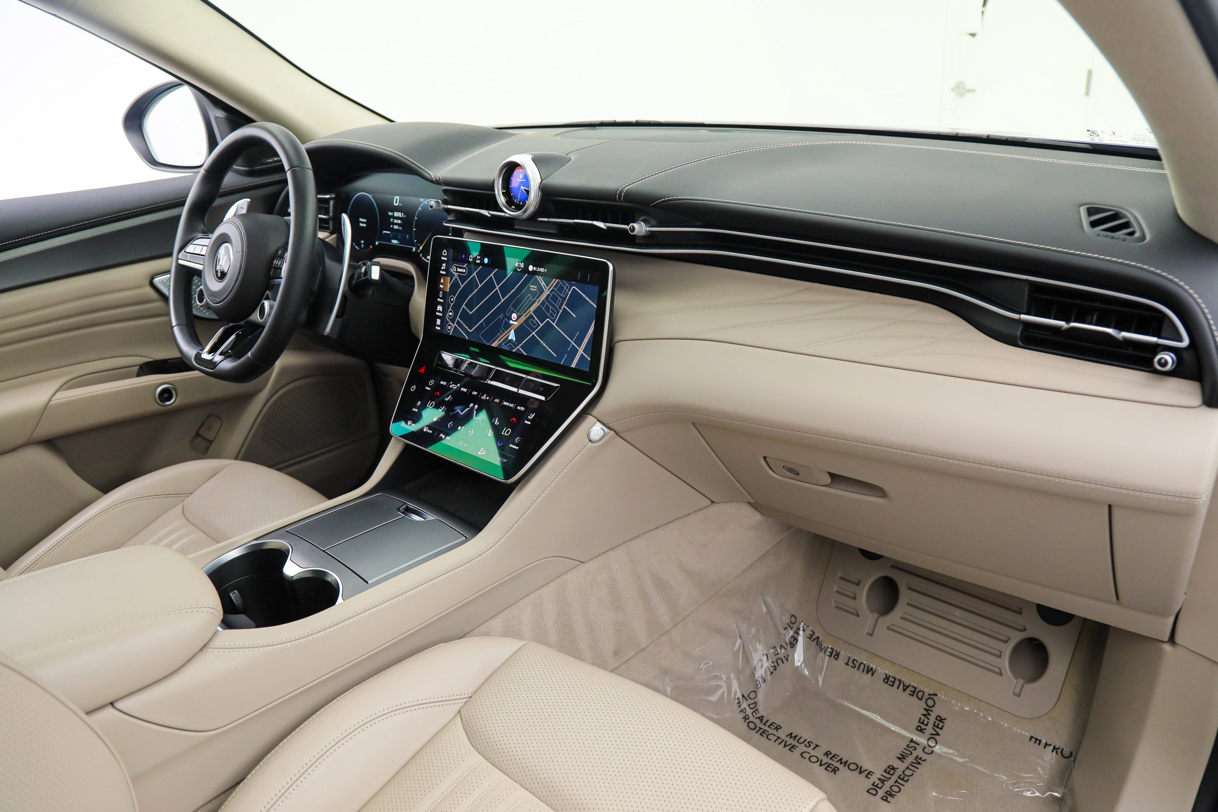 Used 2023 Maserati Grecale Modena AWD/4WD image 11
