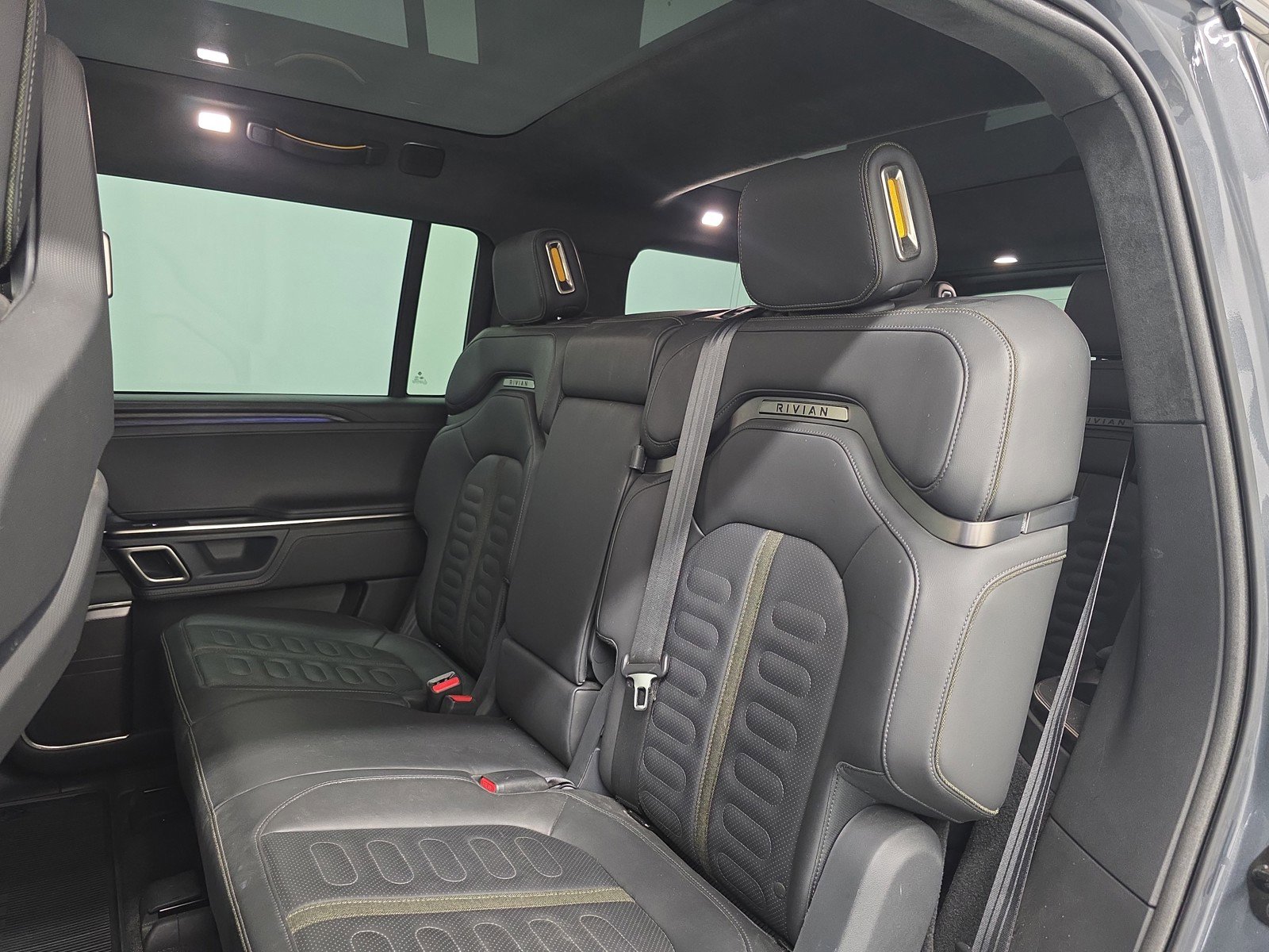 Used 2023 Rivian R1S Adventure AWD/4WD image 21