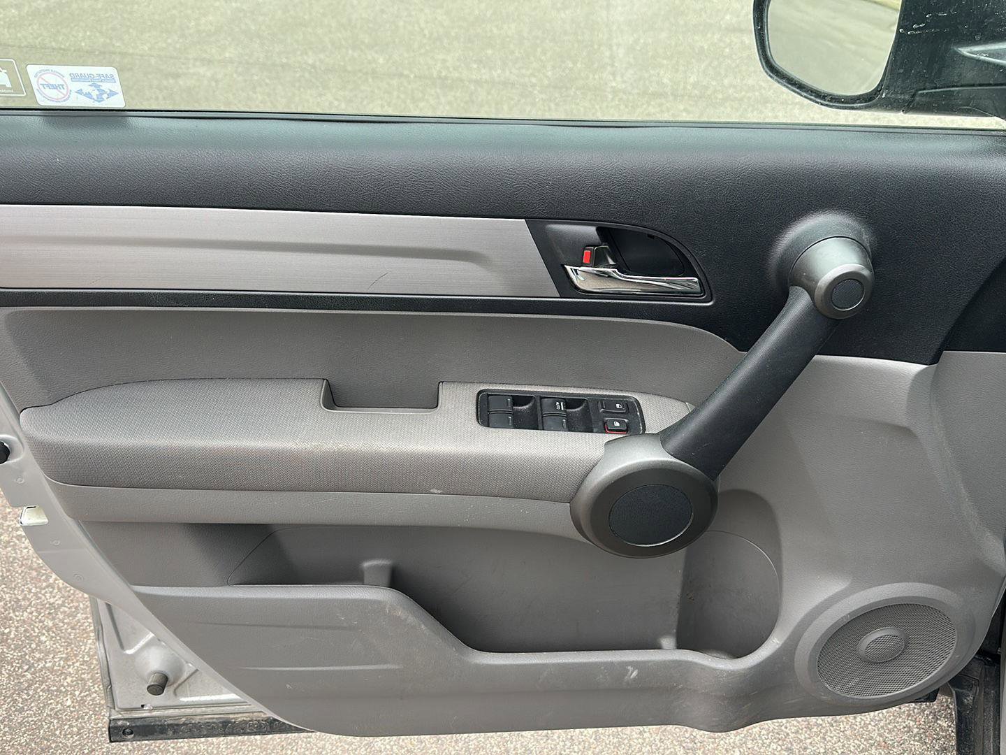 Used 2011 Honda CR-V SE image 9