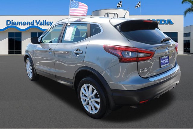 Used 2020 Nissan Rogue Sport SV FWD image 4