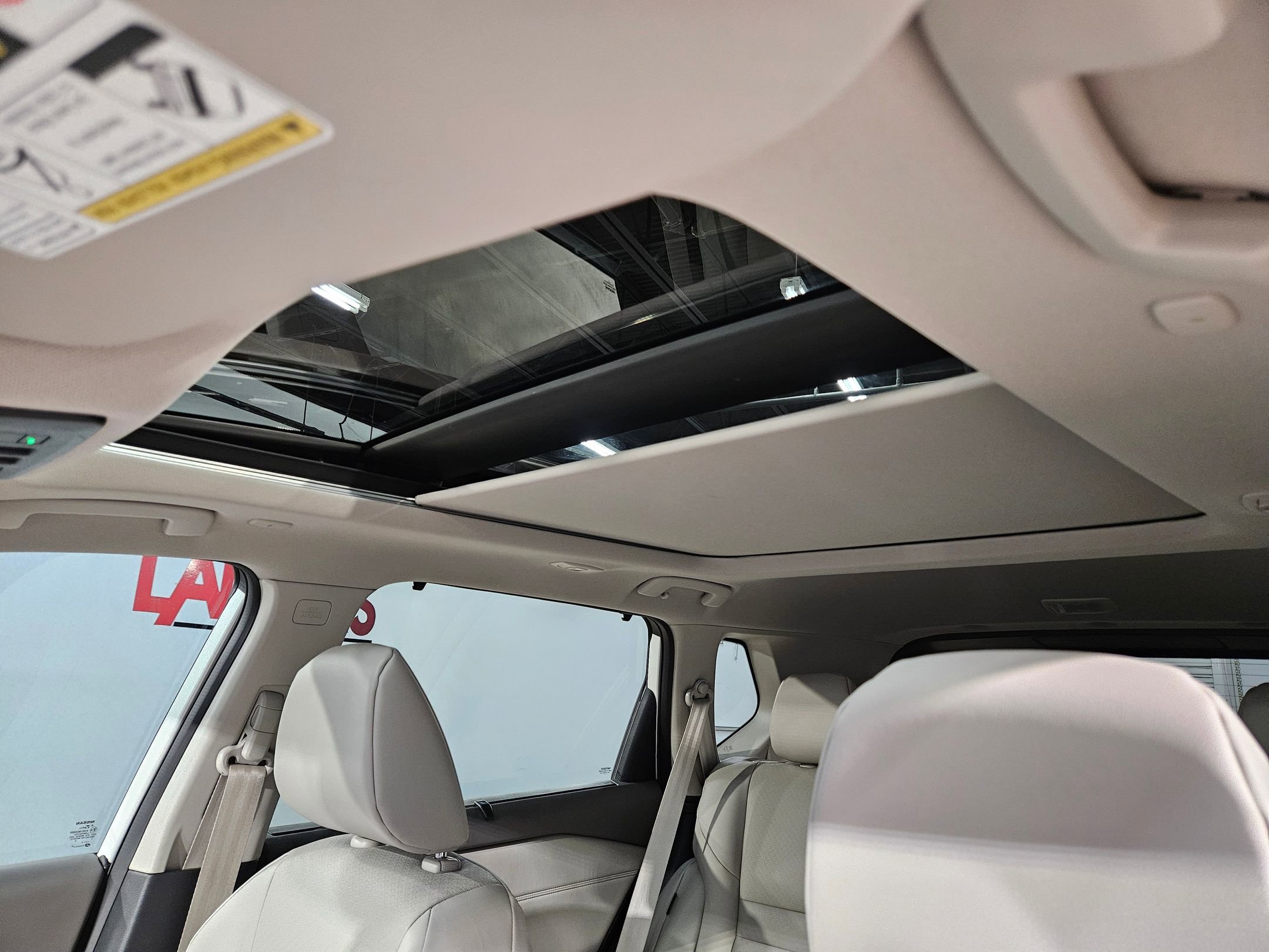 Used 2023 Nissan Rogue SV w/ SV Premium B Package image 25