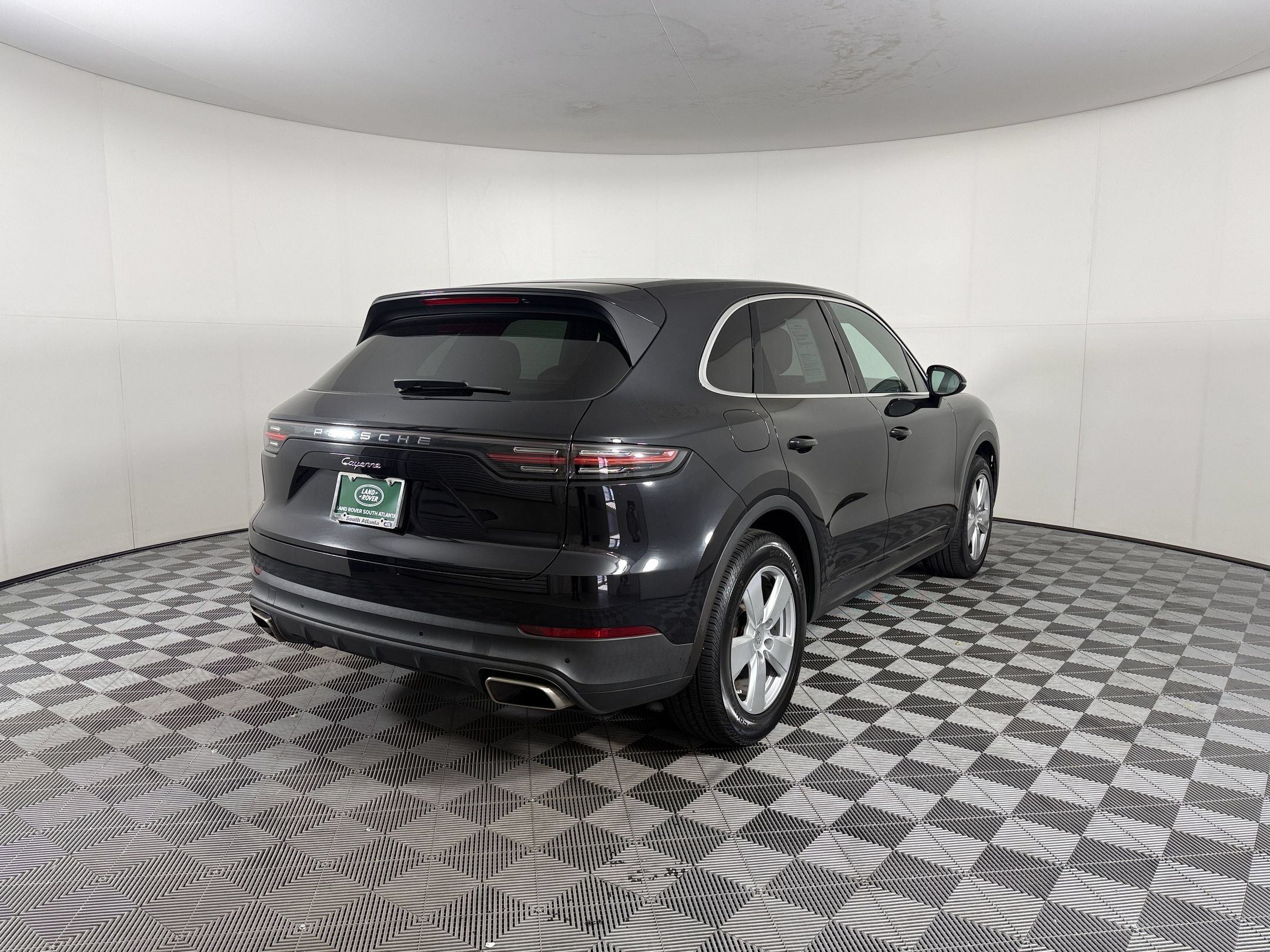 Used 2022 Porsche Cayenne AWD/4WD image 9
