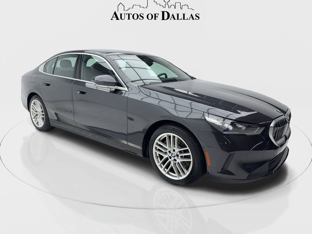 Used 2024 BMW 530i image 2