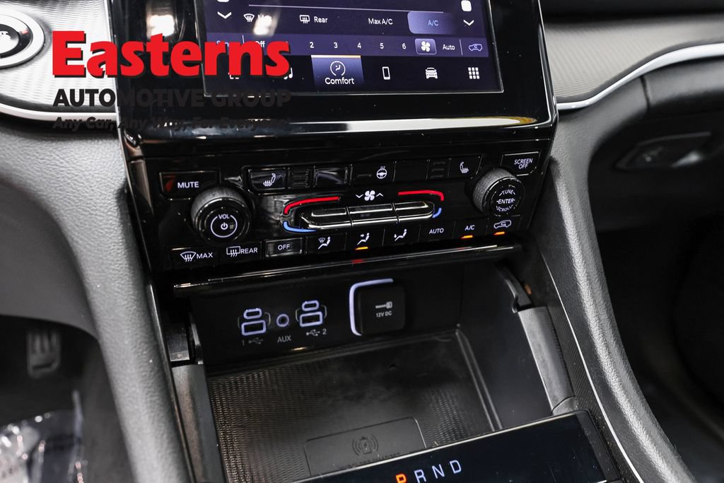 Used 2025 Jeep Grand Cherokee Altitude AWD/4WD image 20