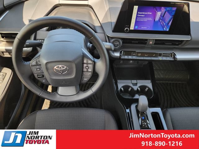 Used 2025 Toyota Prius LE FWD image 25