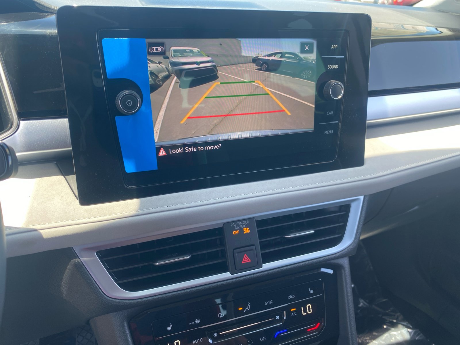 New 2025 Volkswagen Taos SE image 27