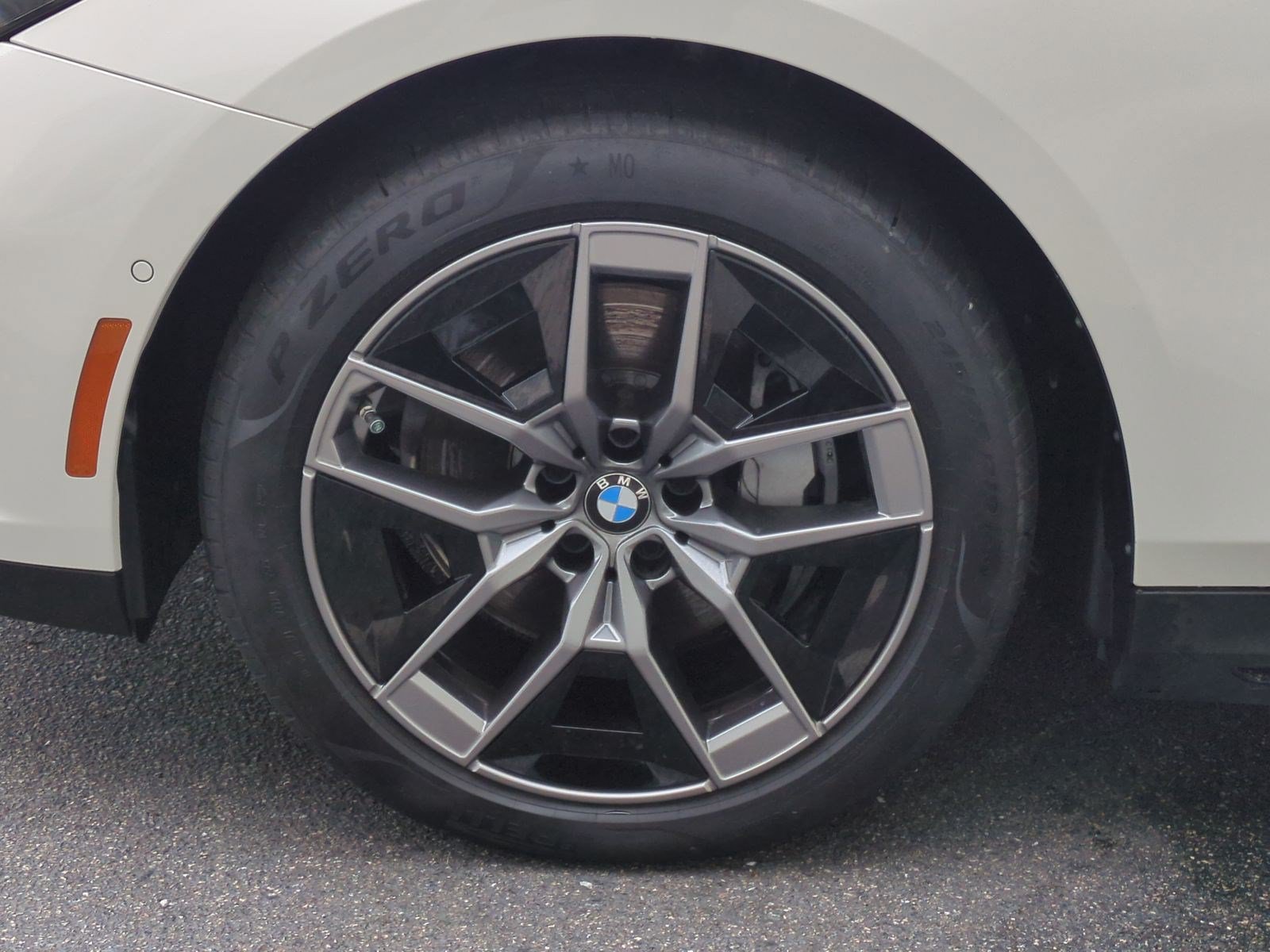 Used 2026 BMW i5 M60 w/ Premium Package RWD image 13