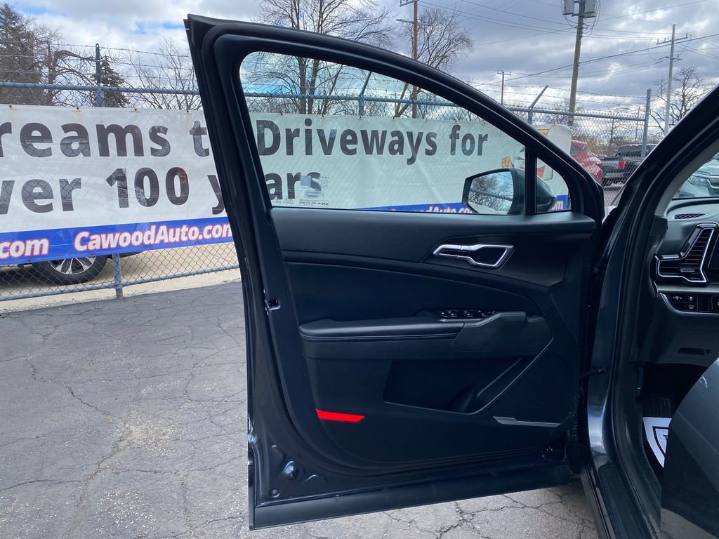 Used 2023 Kia Sportage EX image 12