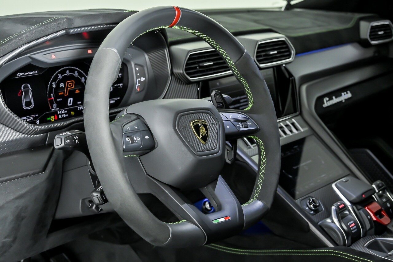 Used 2024 Lamborghini Urus Performante AWD/4WD image 22