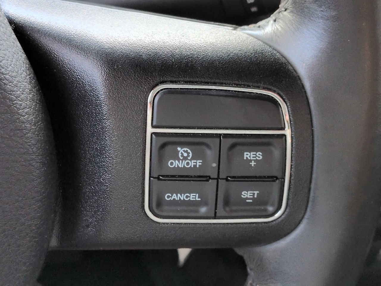 Used 2016 Jeep Wrangler Unlimited Sahara w/ Connectivity Group AWD/4WD image 23